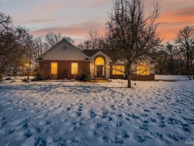 468 Dama View Ct, Howell, MI, 48855