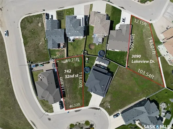 742 32nd Street W, Prince Albert, SK S6W 0A3