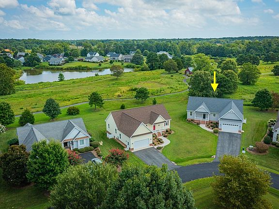 4th image of 60 Old Field Rd