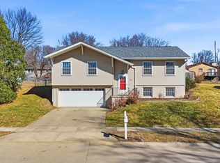 67 Gleason Dr, Iowa City, IA 52240