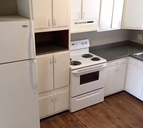 4th image of 1165 Carrousel Dr E
