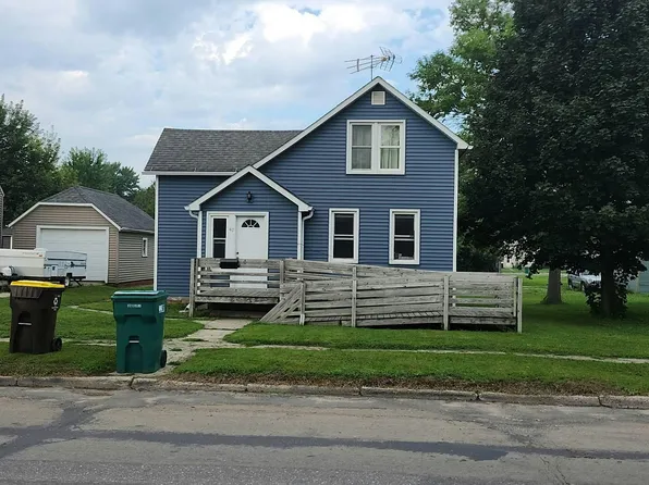 40 2nd Ave NW, Wells, MN 56097
