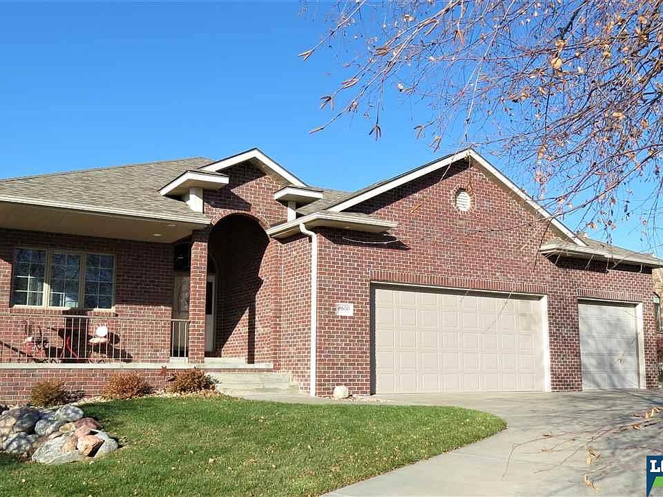1st image of 8600 Oakmont Dr
