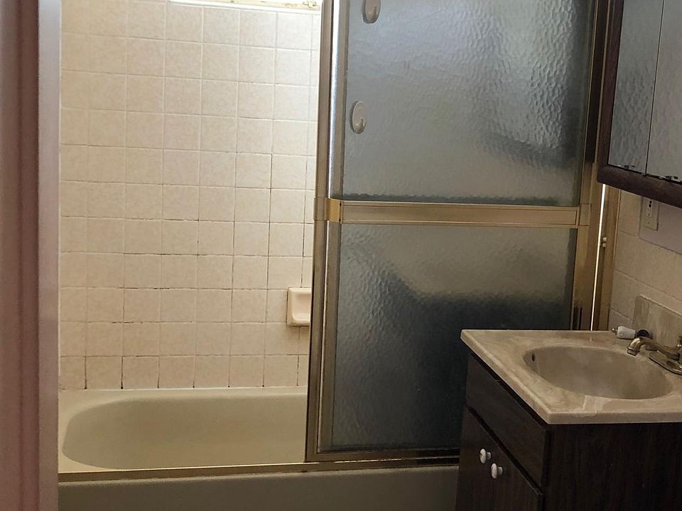 1st image of 978 Portola Dr