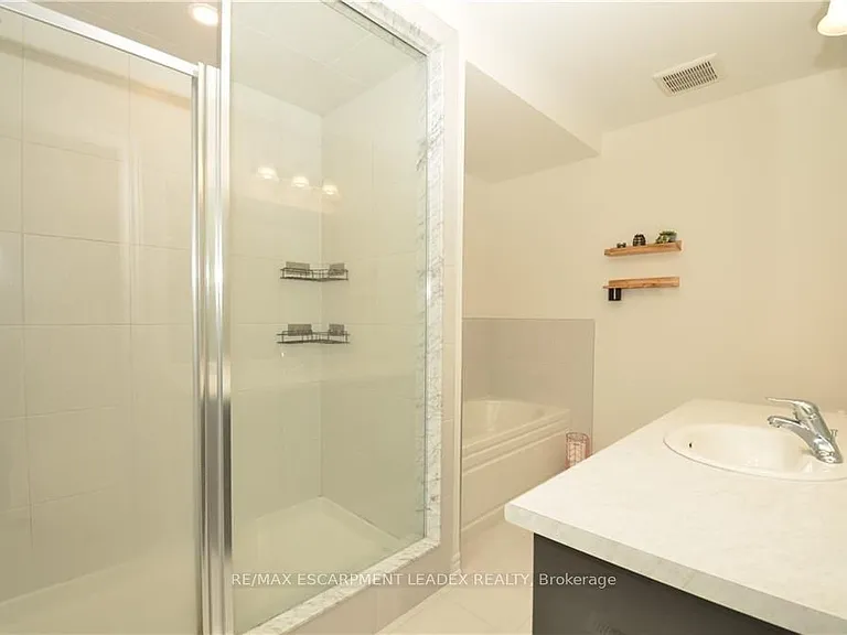 515 Garner Rd W #9 — Photo 10