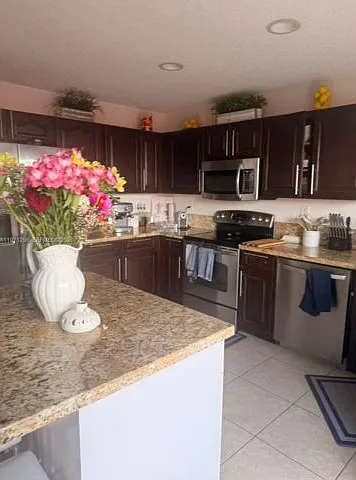 10863 NW 53rd Ln — Photo 12