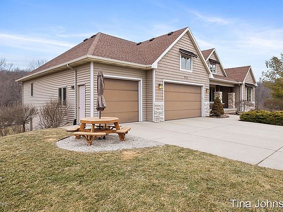 3rd image of 5111 S Silverstone Dr NE