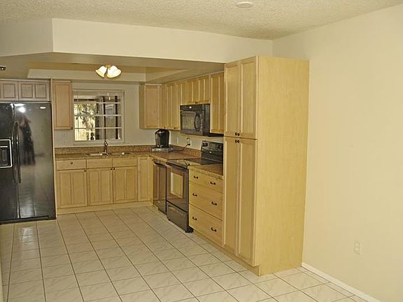 5th image of 2716 Teal Ave