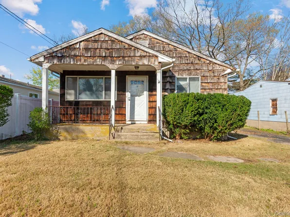 10 Timon Court, Huntington, NY 11743