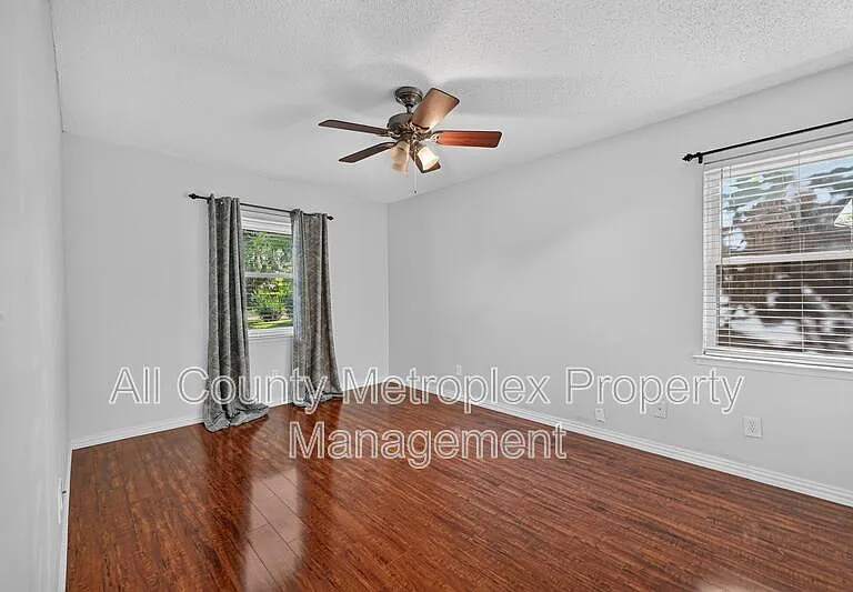 431 Malden Dr — Photo 6