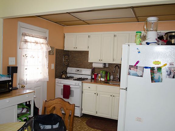 3rd image of 58 Franklin St