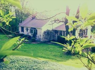 827 Martin Rd, Tarentum, PA 15084