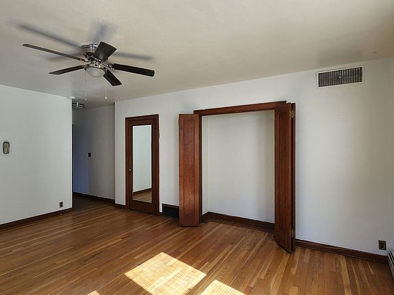 4th image of 237 1/2 E Front St #H