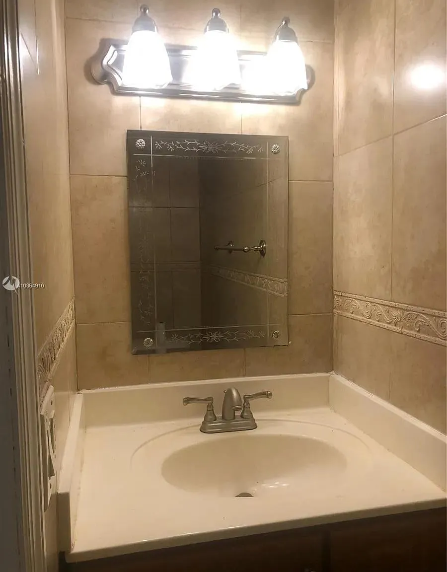 1255 W 53rd St — Photo 3