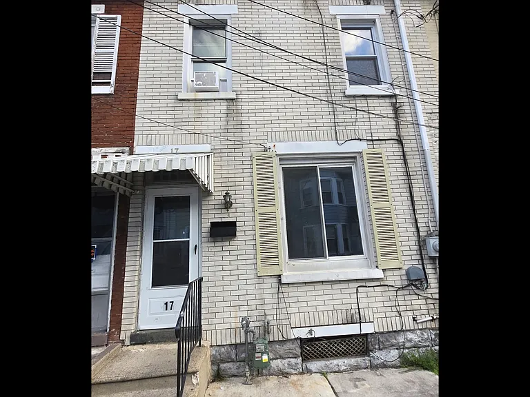 17 Reese Ct — Photo 1