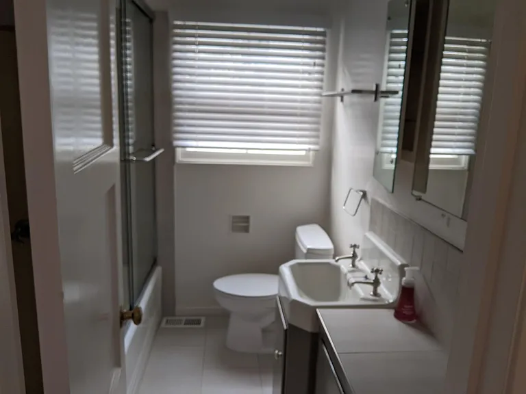 1661 Castilleja Ave — Photo 10