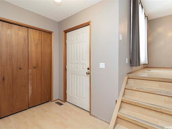 2nd image of 191 Meilicke ROAD