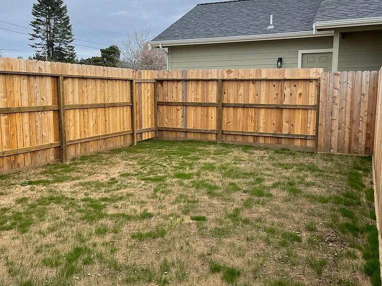 1839 Lime Ave — Photo 11