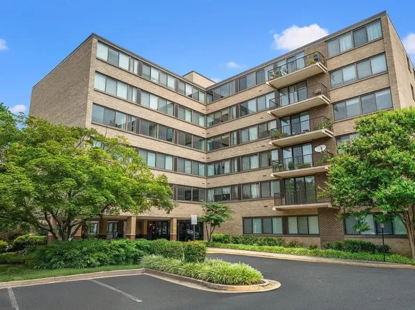 600 Roosevelt Blvd, Falls Church, VA 22044