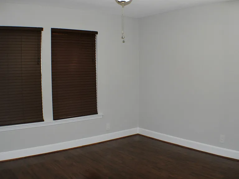 1313 Casa Vale Dr — Photo 8
