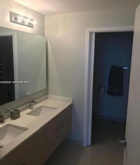 600 NE 27th St #2202 — Photo 10