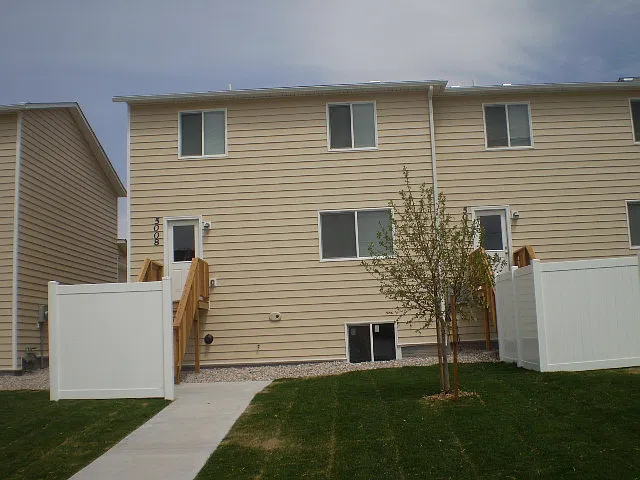 House For Lease — Photo 2