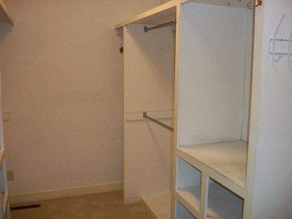 5th image of 221 Bent Creek Ct
