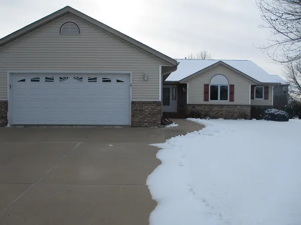 210 Prairie View Dr, Beaver Dam, WI 53916