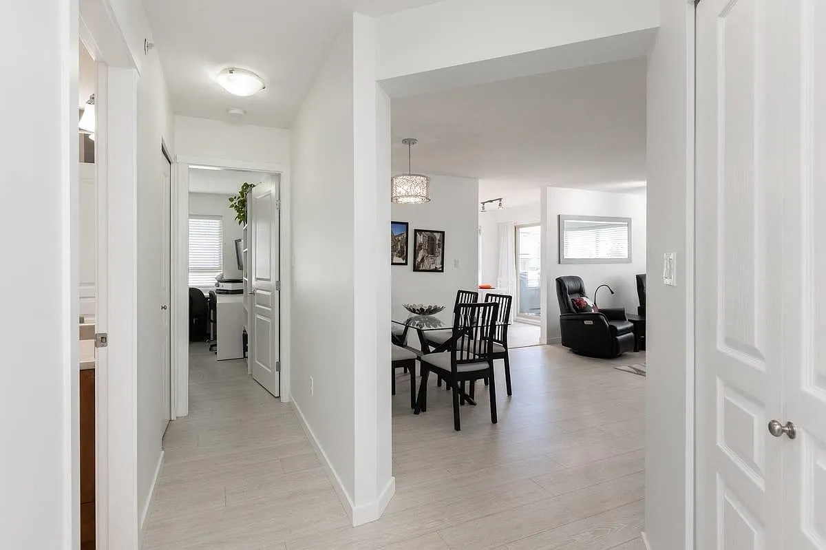 2 bed, 1052 sqft, $2,750 — Photo 2