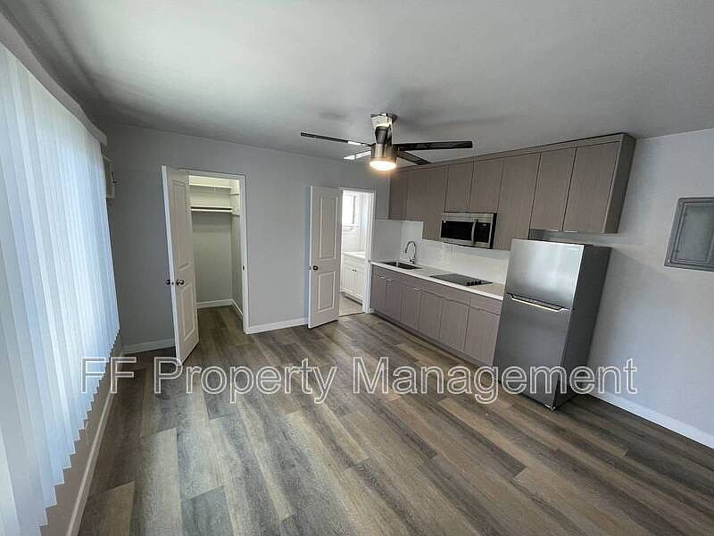 1st image of 1512 Grismer Ave #8