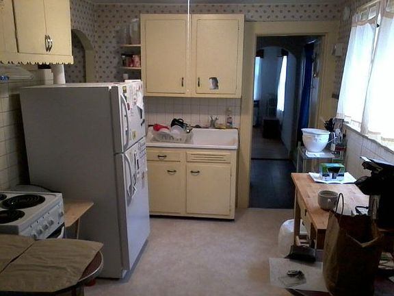 2nd image of 13 Grant Ave