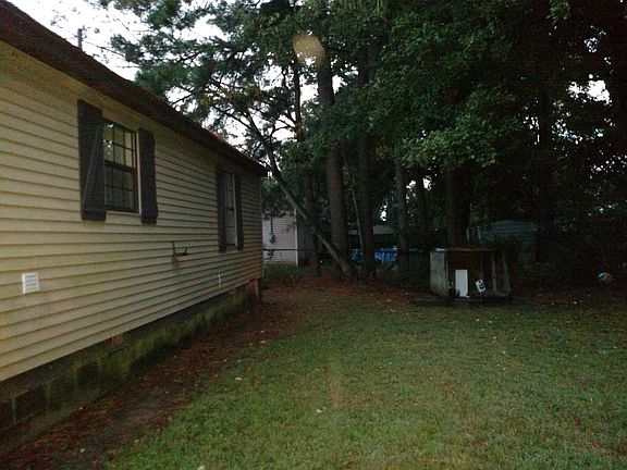 2nd image of 1870 Phillips St