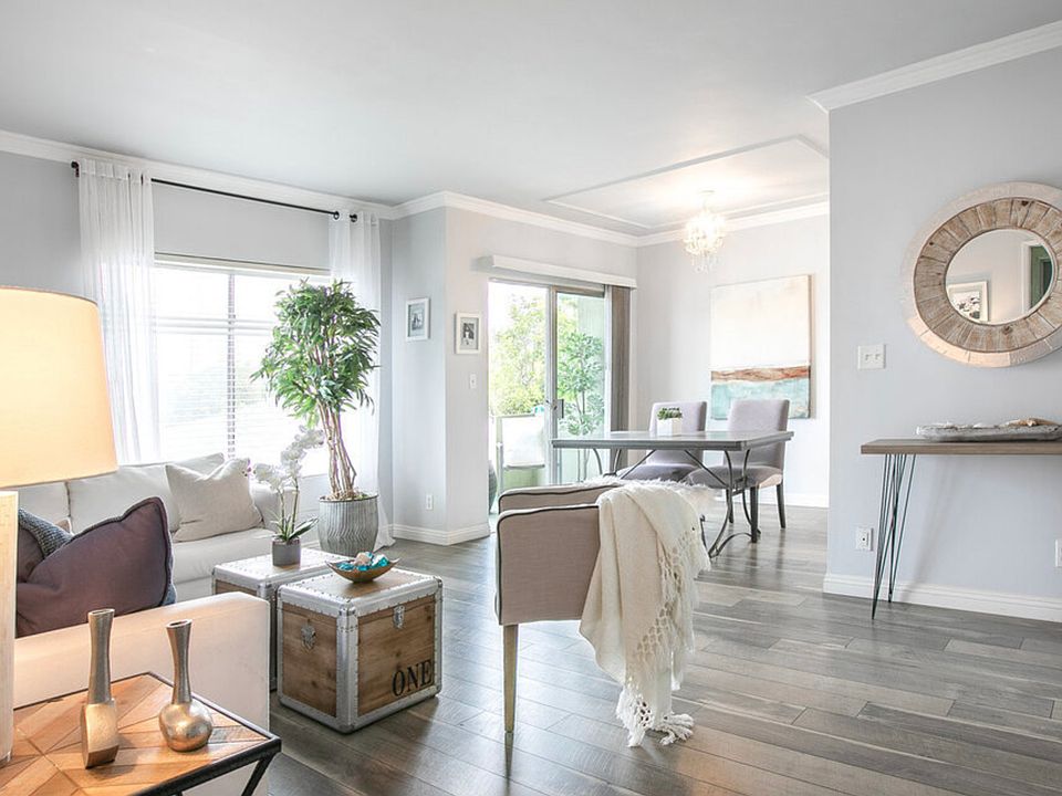 1st image of 1950 Cloverfield Blvd Unit 15