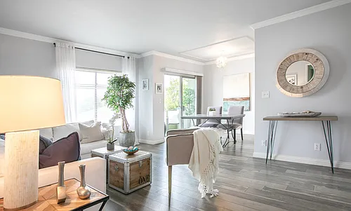 1950 Cloverfield Blvd #15 Photo 1