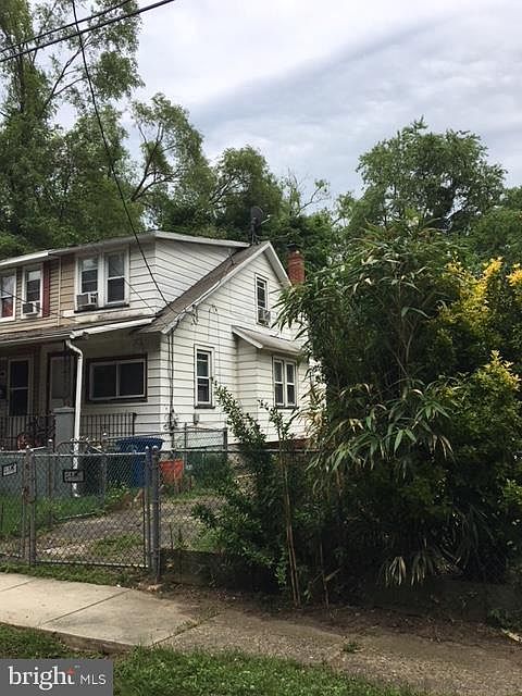 2nd image of 616 2nd St