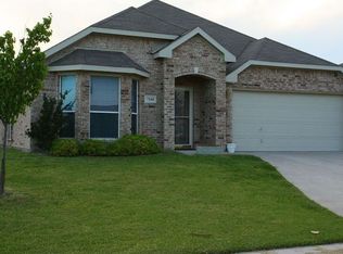 7140 Crenshaw Dr, Benbrook, TX 76126