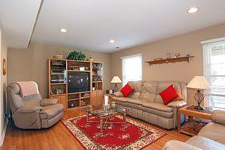 Lower level w/ 4th bedroom and full bathroom