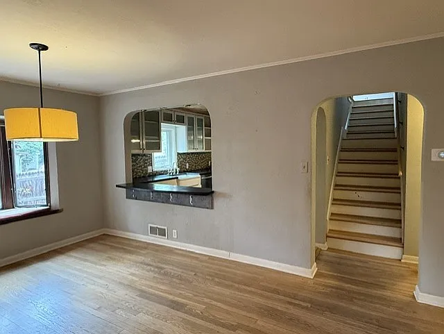 1226 W Prospect Rd — Photo 5