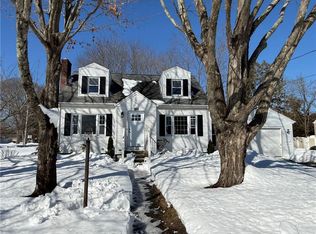 101 Farmland Rd, Warwick, RI 02889