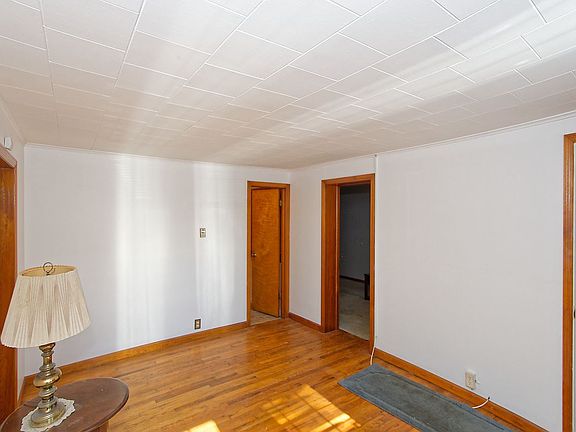 5th image of 23 Dott Ave