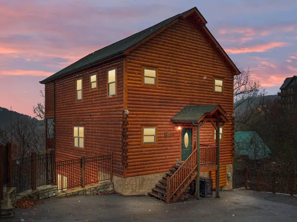 1023 Black Bear Cub Way, Sevierville, TN 37862