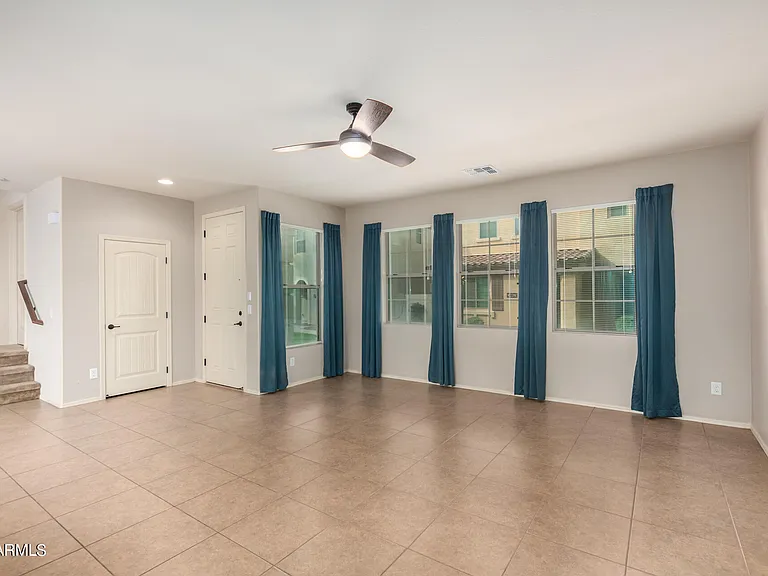 3464 S Bluejay Dr — Photo 2