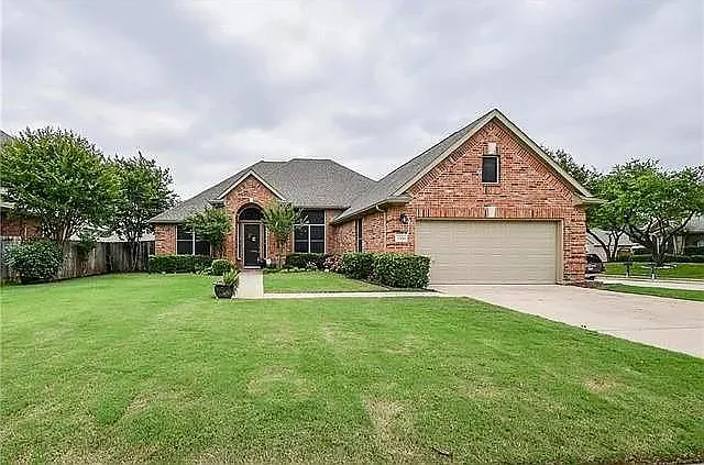 3300 Glenmoor Dr — Photo 17