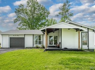 1912 Valley Park Rd, Fenton, MO 63026