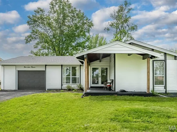 1912 Valley Park Rd, Fenton, MO 63026