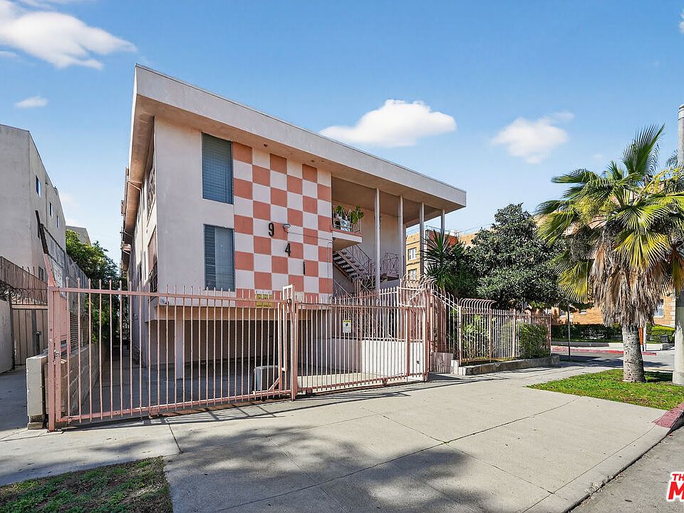 1st image of 941 S Gramercy Pl