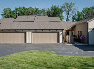 1305 Kingsridge Ct APT C, Normal, IL 61761