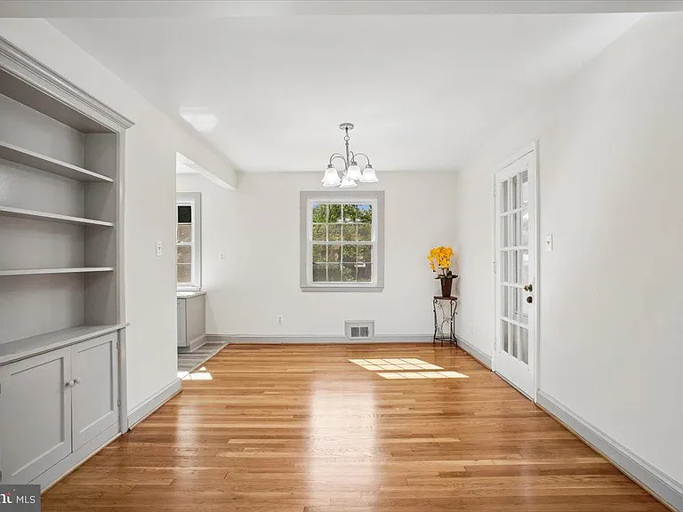 3227 Sherry Ct — Photo 12