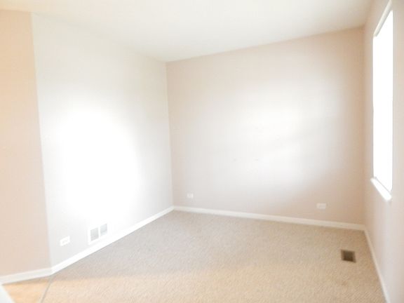 2nd image of 546 Niagara Dr