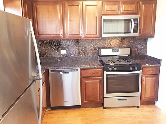 5th image of 7754 Bristol Ln